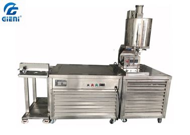 Un buen precio. Máquina manual de poco ruido de la producción de la barra de labios, máquina de rellenar de Cosmatic del color en línea