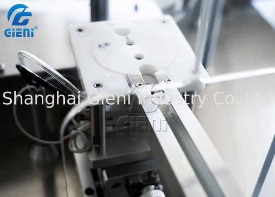 Prensa de planchar del limpiador de alta velocidad cosmético de la botella