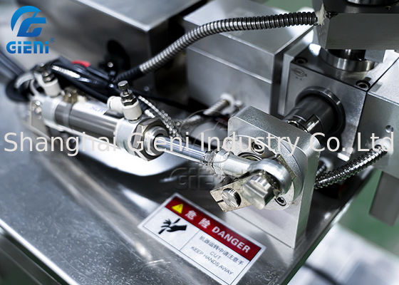 El tanque del llenador del pistón que levanta la máquina cosmética de la prensa del polvo