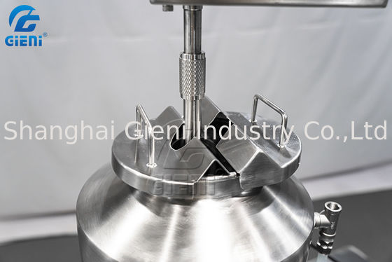 Tipo máquina de rellenar cosmética del laboratorio del aceite del labio del rimel con el tanque 5L