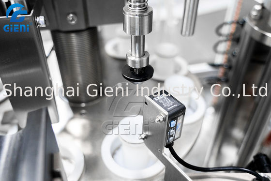 Máquina de rellenar del tubo cosmético de la circulación del agua de SUS316L 2400pcs/H