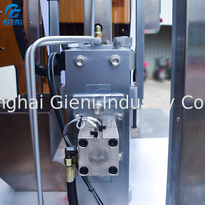 Cosmético Semi-auto de la máquina 3P de la prensa del polvo del sombreador de ojos del acuerdo 15TONS