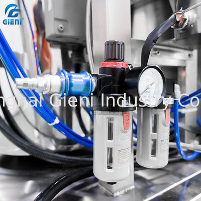 La máquina de alta velocidad 10kgs de la prensa del polvo del maquillaje de 2.2kw 50L engrasa el dispositivo de rociadura