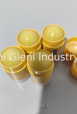 Máquina de llenado de bálsamo labial de alta capacidad con un volumen de llenado de 2-50 ml y un volumen de tanque de 100 l