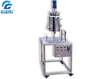 Un buen precio. Hand Pouring Type Lipstick Filling Machine 10L - 50L Volume With SUS304 Table en línea